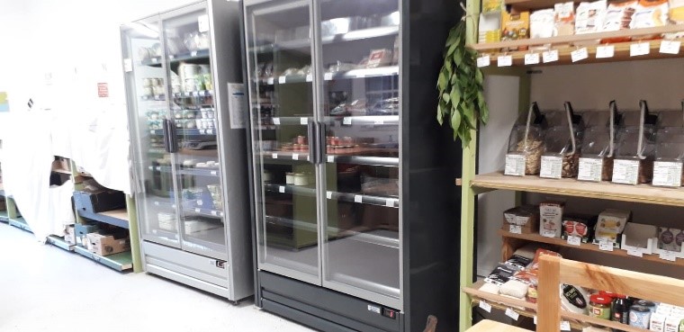 You are currently viewing Achat de notre 2° armoire réfrigérée : nouveaux produits en perspective !